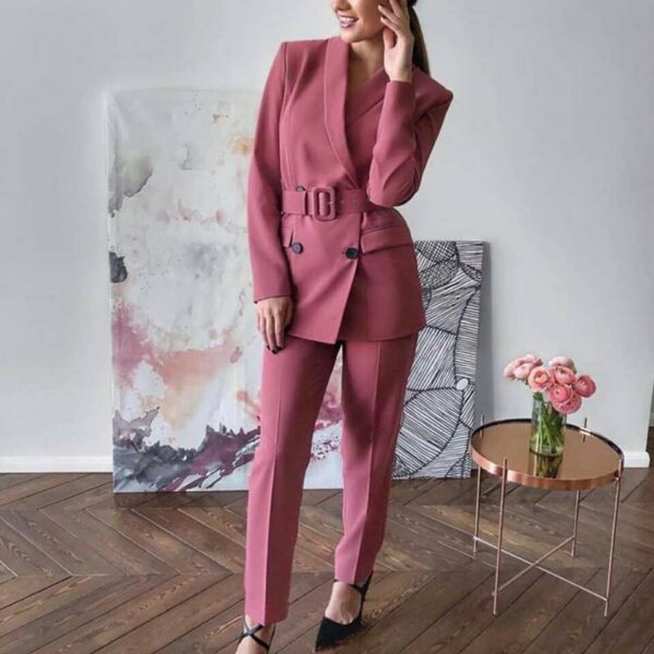 طقم وردي | Pink Suit